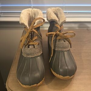 Duck boots style Diana size 10